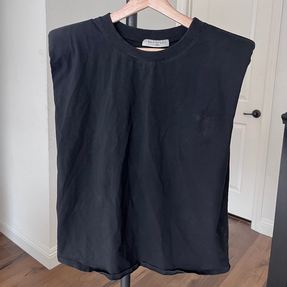 Black sleeveless shirt